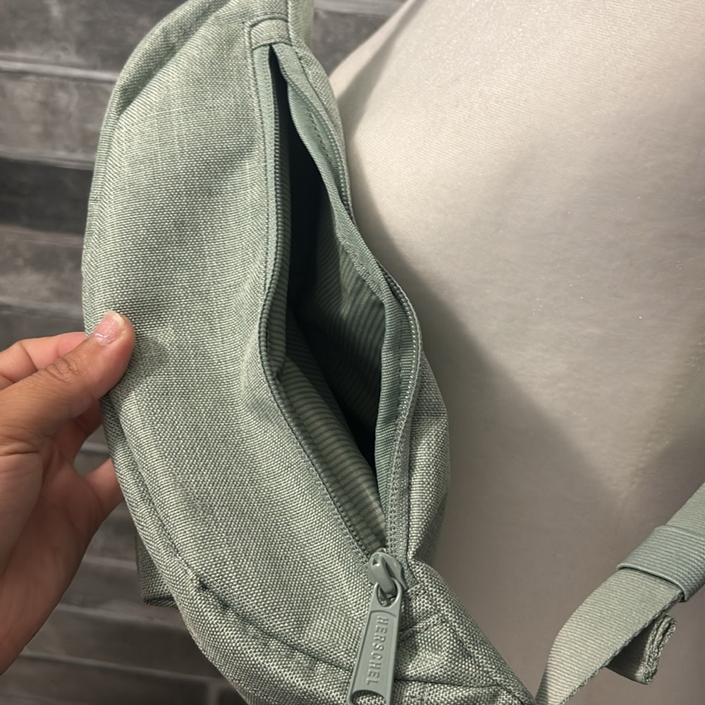 Herschel Supply Company Mint Belt Bag - Picture 4 of 6